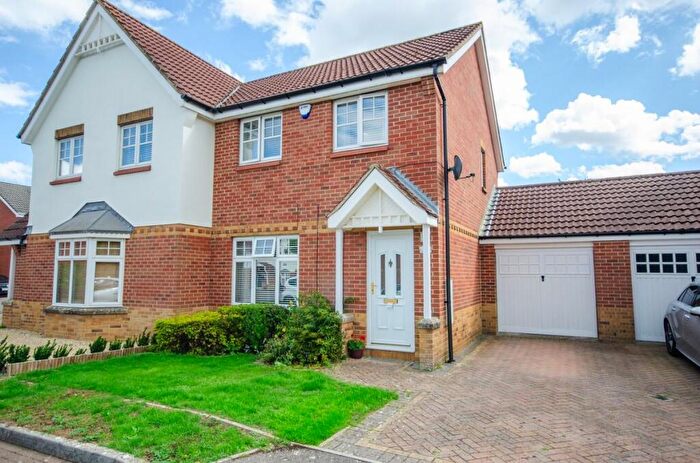 3 Bedroom Semi-Detached House For Sale In Barn Close, Emersons Green, Bristol, BS16