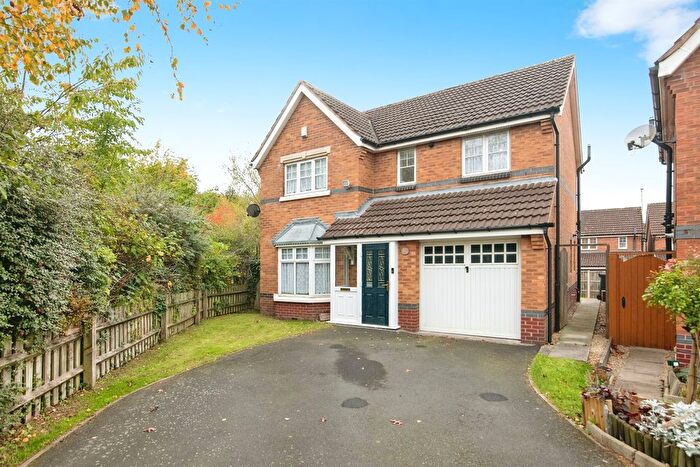 4 Bedroom Detached House For Sale In Okehampton Drive, West Bromwich, B71