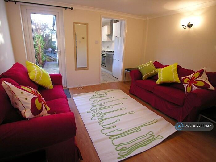 2 Bedroom Terraced House To Rent In Whitley Street, Reading, RG2