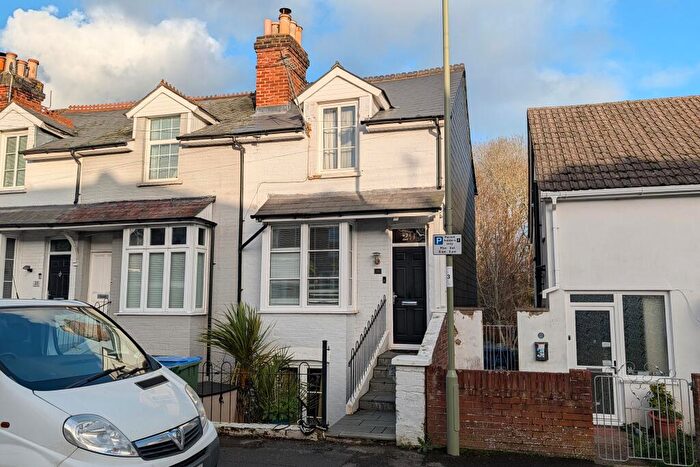 3 Bedroom End Of Terrace House For Sale In Paxton Road, Fareham, PO14