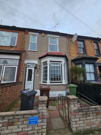 3 Bedroom Terraced House To Rent In Harrow Road, Barking, IG11