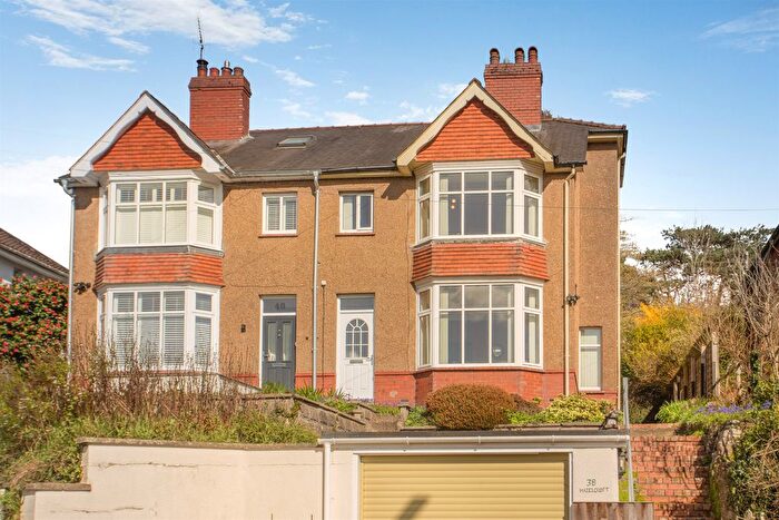 3 Bedroom Semi-Detached House For Sale In Abergavenny Road, Usk, Monmouthshire, NP15