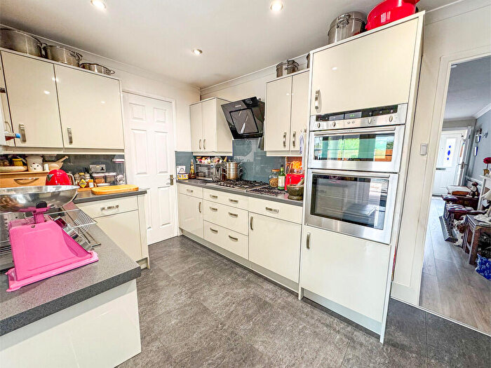 3 Bedroom Semi-Detached House For Sale In Caernarvon Close, Hockley, SS5