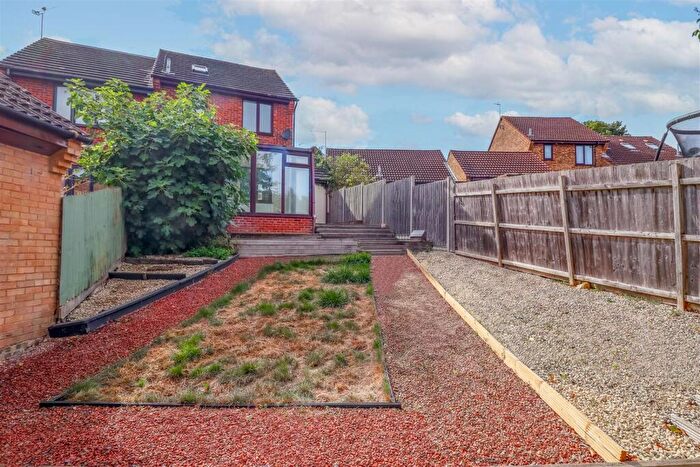 3 Bedroom End Of Terrace House For Sale In Rupert Kettle Drive, Bishops Itchington, Southam, CV47