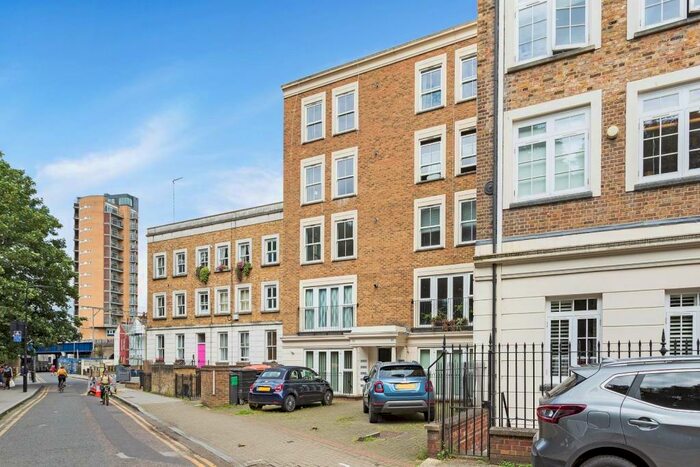 3 Bedroom Apartment To Rent In Martello Street, London Fields, E8