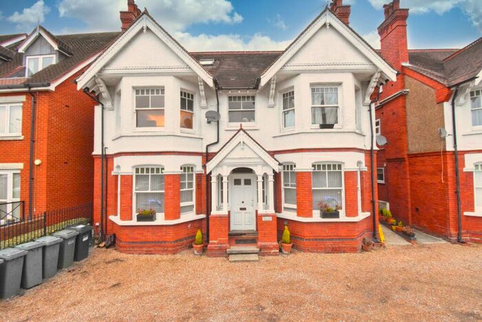 1 Bedroom Apartment To Rent In Station Road, Redhill, RH1