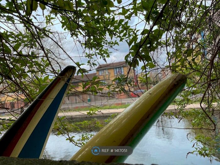 2 Bedroom Flat To Rent In Amber Wharf, London, E2