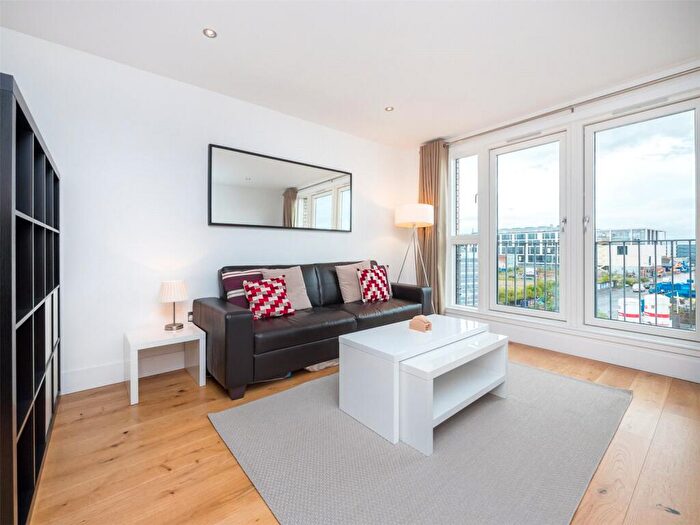 1 Bedroom Flat To Rent In Melvin Walk, Edinburgh, EH3