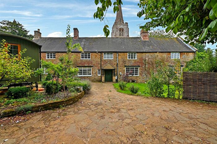 4 Bedroom Detached House To Rent In Church Street, Byfield, Daventry, Northamptonshire, NN11