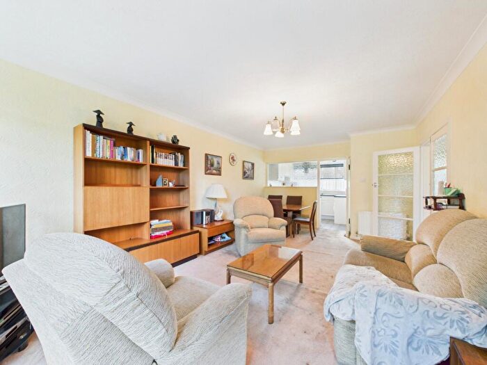 2 Bedroom Flat For Sale In Lansdown Road, Sidcup, Kent, DA14