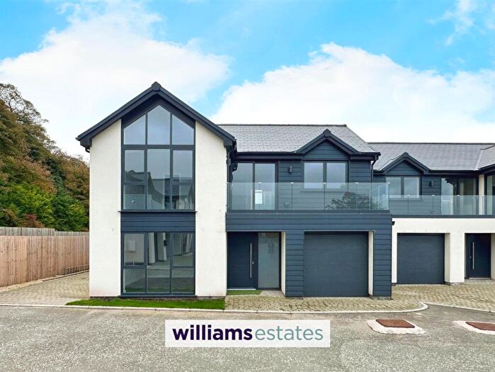 4 Bedroom Detached House For Sale In Meliden, Prestatyn, LL19