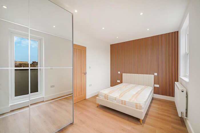 3 Bedroom Flat To Rent In Isledon Road, Finsbury Park, N7