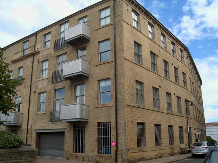 2 Bedroom Apartment To Rent In Treadwells Mill, Upper Park Gate, Bradford, BD1