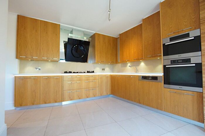 4 Bedroom Detached House For Sale In Bruce Road, Lincoln, LN2