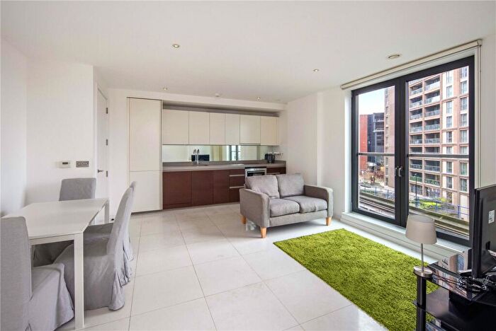 2 Bedroom Flat To Rent In Baltimore Wharf, Canary Wharf, London, E14