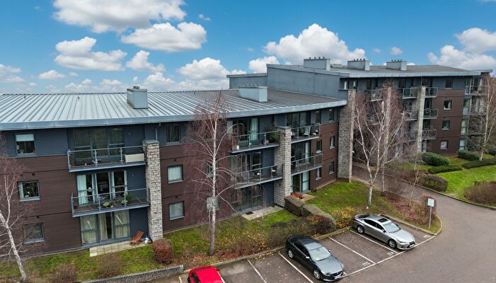 1 Bedroom Apartment For Sale In Sandling Lane, Sandling Park, ME14