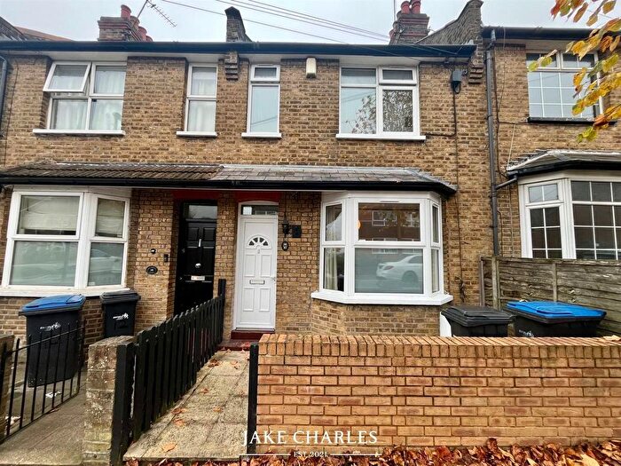 2 Bedroom Terraced House To Rent In Chelmsford Road, London, N14