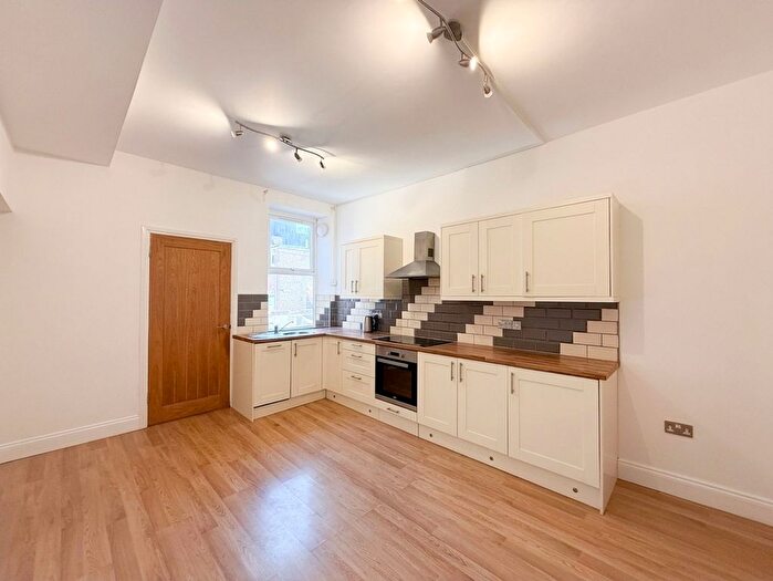 3 Bedroom Maisonette To Rent In Brighton Road, Gateshead, NE8
