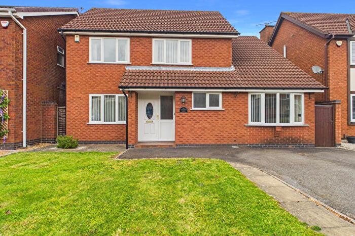 4 Bedroom Detached House For Sale In Windrush Drive, Hinckley, LE10