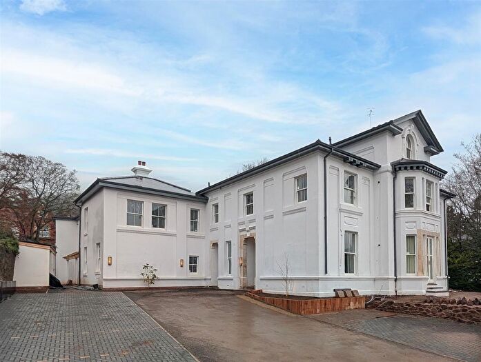 2 Bedroom Flat For Sale In Great Malvern, Malvern, WR14