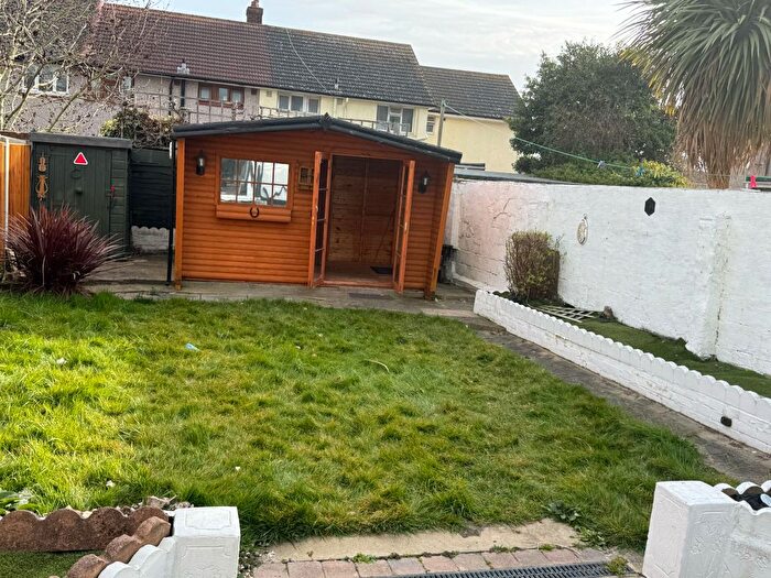 3 Bedroom End Of Terrace House To Rent In Beamway, Dagenham, RM10