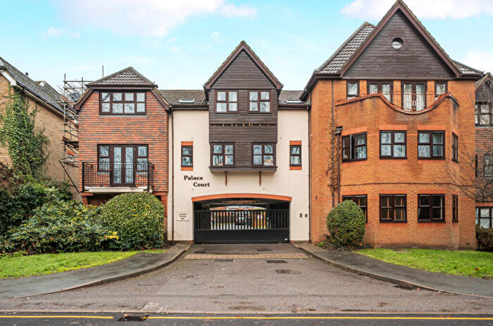 1 Bedroom Flat For Sale In Maybury Road, Woking, Surrey, GU21