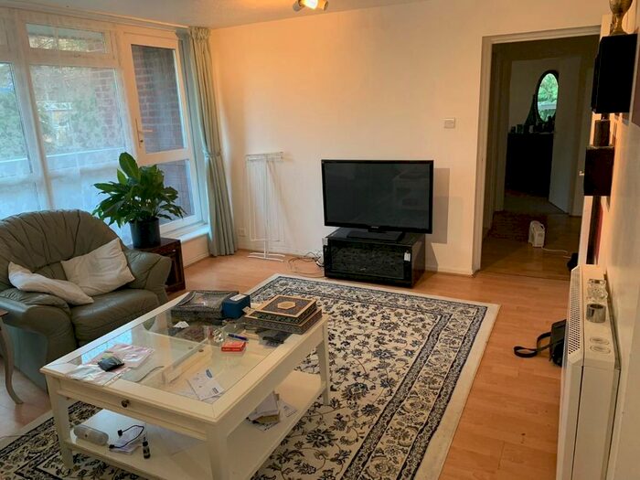 2 Bedroom Flat To Rent In Nether Street, London N3