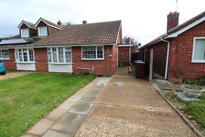 3 Bedroom Semi-Detached Bungalow To Rent In Heatherset Way, Red Lodge, IP28
