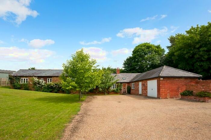 4 Bedroom Barn Conversion To Rent In Warwick Road, Banbury, OX17