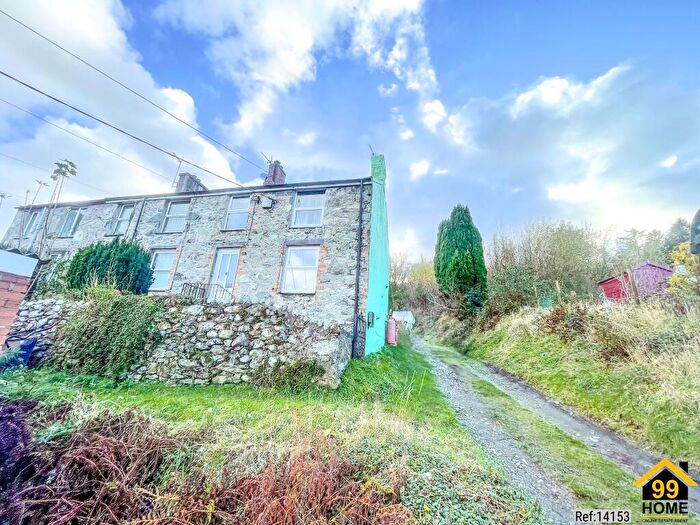 3 Bedroom End Of Terrace House For Sale In Bryn Gro, Llanberis, Gwynedd, LL55