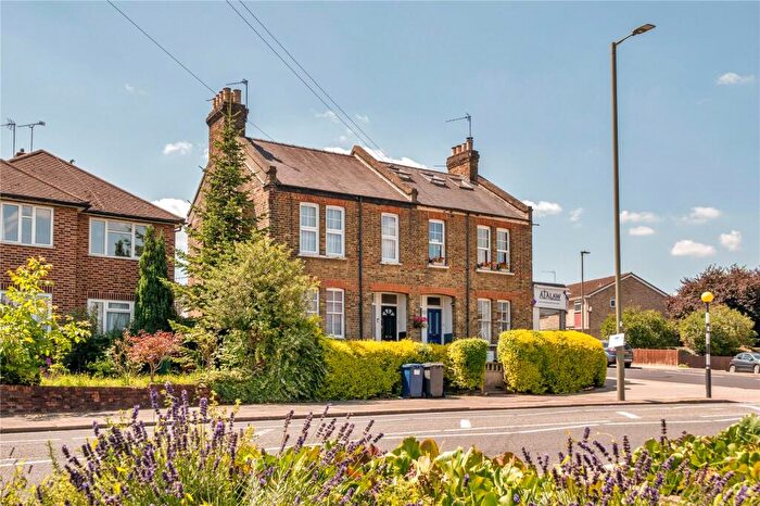 1 Bedroom Maisonette For Sale In Oakleigh Road North, Whetstone, London, Greater London, N20