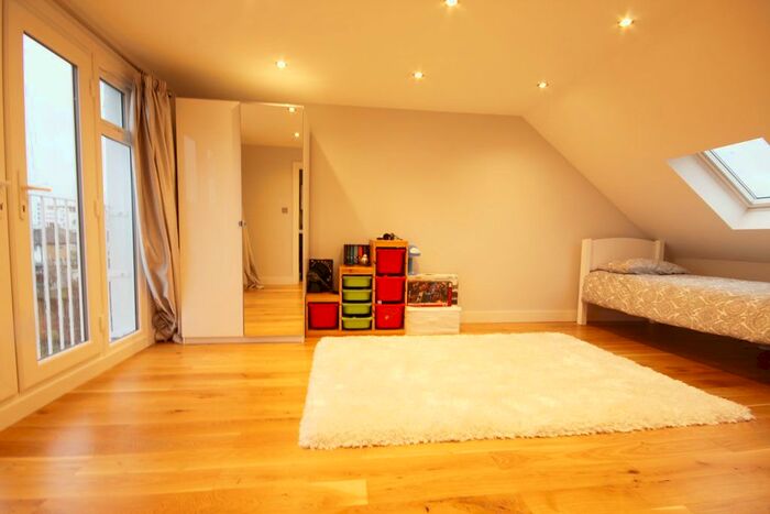 4 Bedroom Semi-Detached House To Rent In Southbourne Avenue, London, NW9