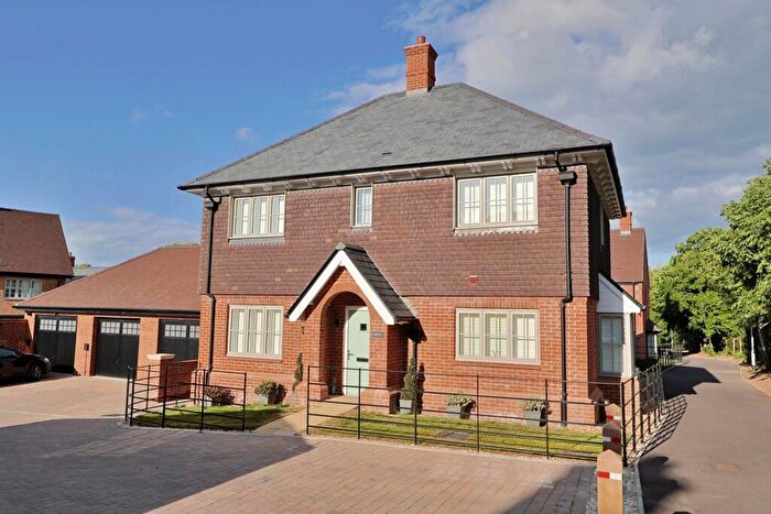 4 Bedroom Detached House For Sale In Whitworth Way, Wimborne, BH21