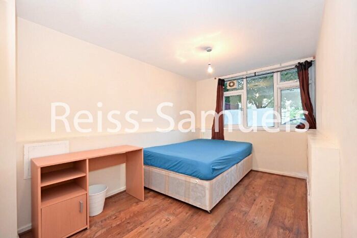 4 Bedroom Maisonette To Rent In Cooks Road, Kennington, Southwark, London, SE17