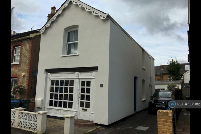 1 Bedroom Flat To Rent In Borough Road, Kingston, KT2