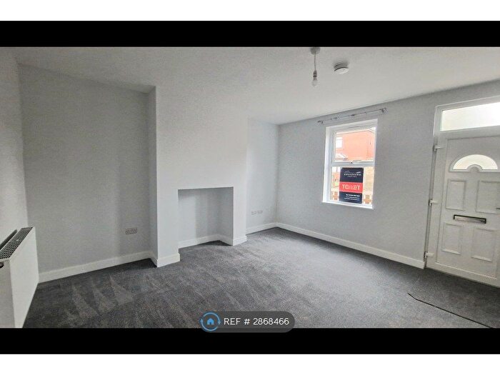 2 Bedroom End Terrace House To Rent In High Street, Royston, Barnsley, S71