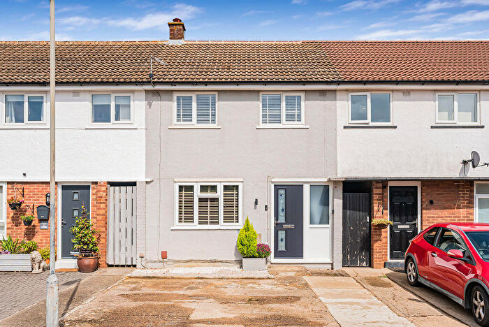 2 Bedroom Terraced House For Sale In Thames Close, Bletchley Milton Keynes, MK3