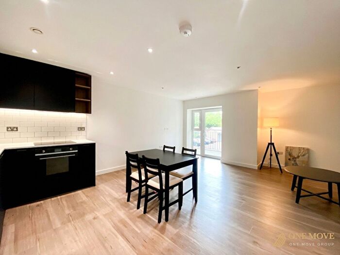 1 Bedroom Flat To Rent In Beaufort Square, Fairbank House, NW9