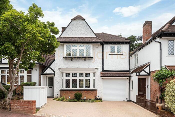 4 Bedroom Detached House For Sale In Canons Close, Edgware, HA8