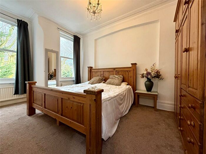 2 Bedroom Apartment To Rent In Kings Avenue, Muswell Hill, London, N10