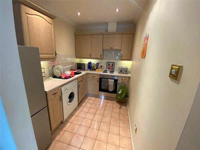 2 Bedroom Apartment To Rent In Kearton Place, - Croydon Road, Caterham, Surrey, CR3
