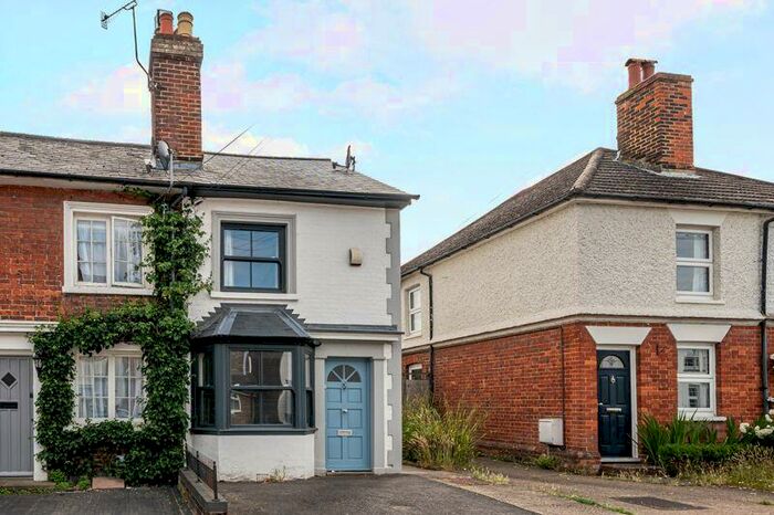 2 Bedroom Cottage To Rent In *Fully Booked For Viewings* Kings Road, Godalming, GU7