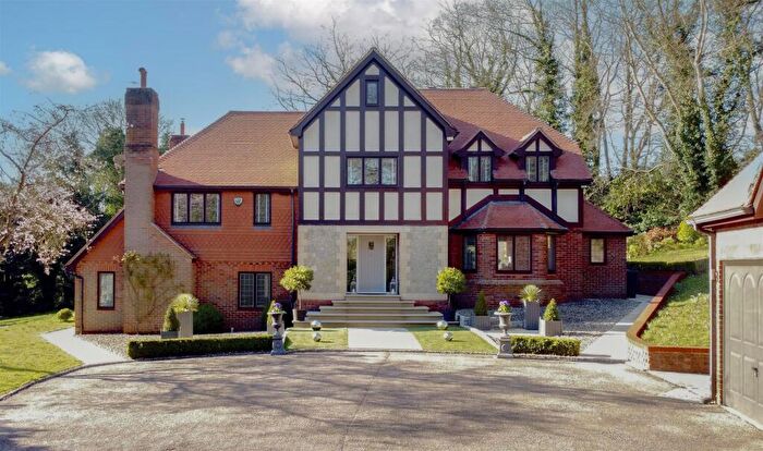 5 Bedroom Detached House For Sale In Trottiscliffe Road, Addington, ME19