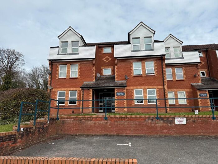 2 Bedroom Apartment To Rent In Birches Rise, High Wycombe, HP12