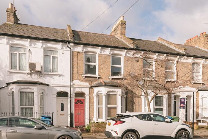 2 Bedroom Flat For Sale In Kincaid Road, Peckham, SE15