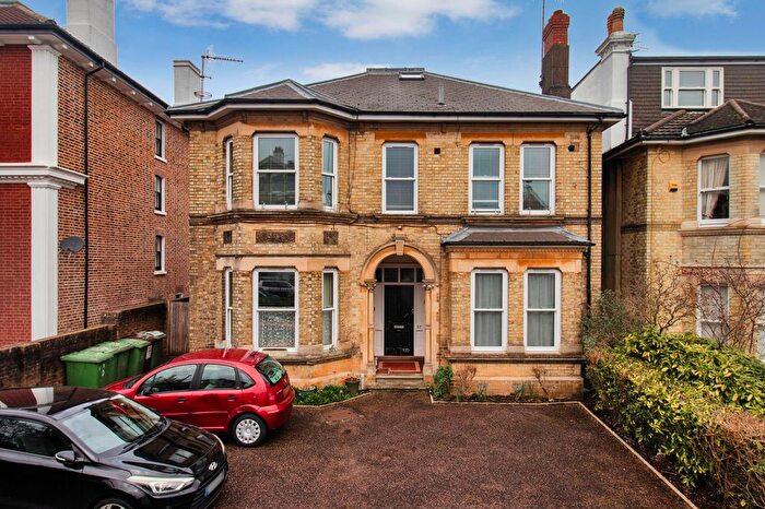 1 Bedroom Flat For Sale In Queens Road, Tunbridge Wells, TN4