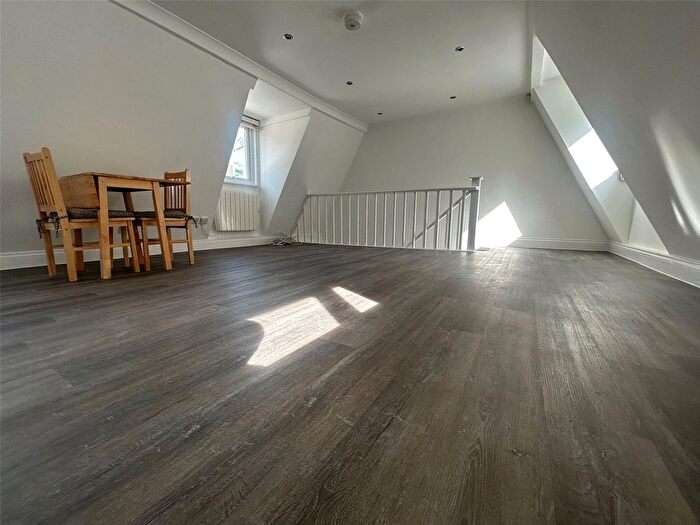 Studio To Rent In Fairfax Mews, London, N8