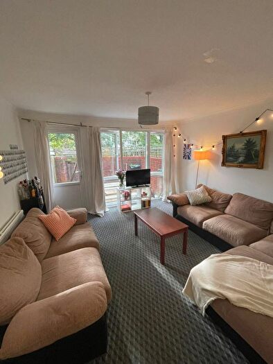 4 Bedroom Town House To Rent In Bedford Road, London, SW4