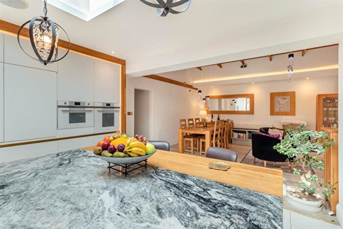 3 Bedroom Detached Bungalow For Sale In Mansfield Road, Mansfield Woodhouse, NG19