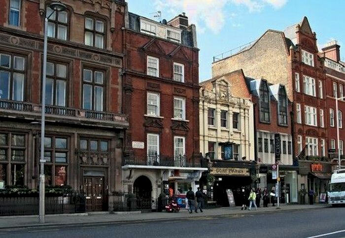 Studio To Rent In Kensington High Street, London, W8